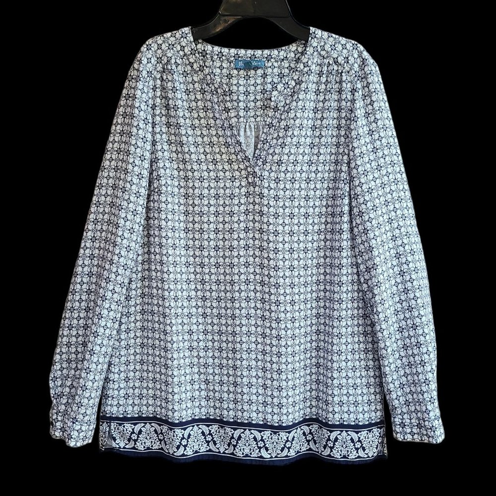 Fleur Bleue Navy Blue Whitr Floral Casual V-Neck Tunic Top Popover Size M